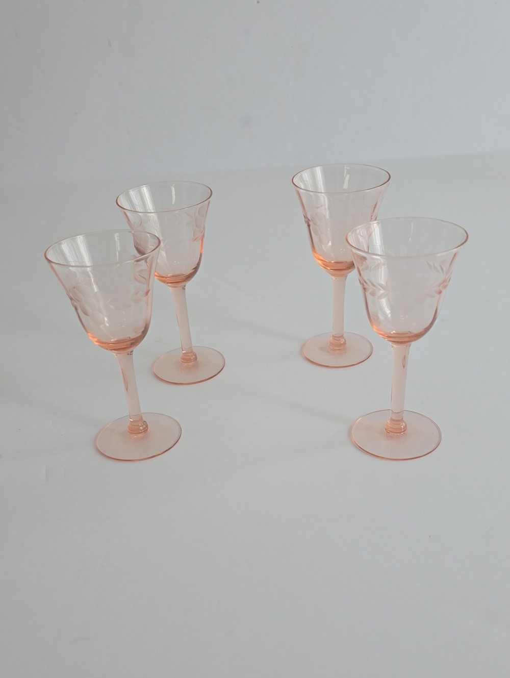 Vintage Set Of 4 Pink Depression Glass Floral Leaf Etched Cordial Glasses